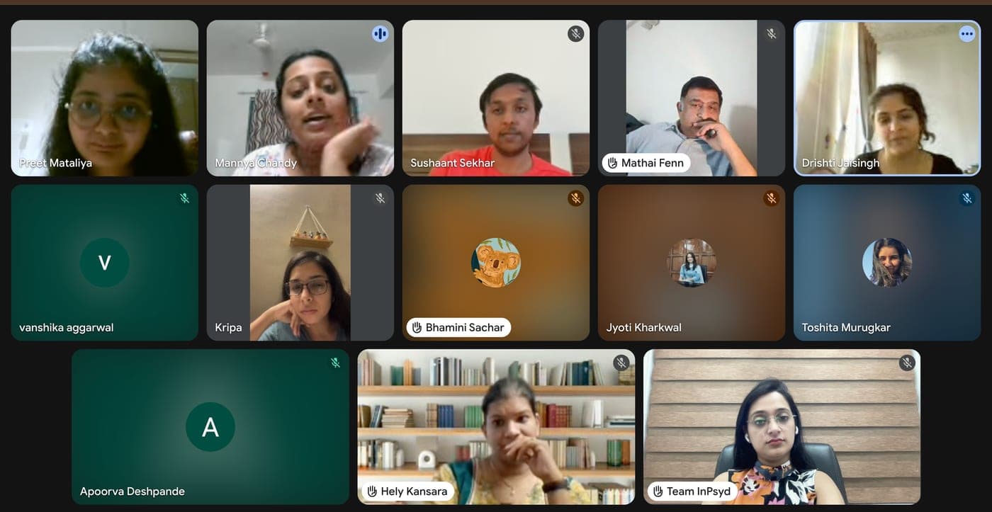 Video call grid of thirteen practitioners in an InPsyd Psych Discussion session